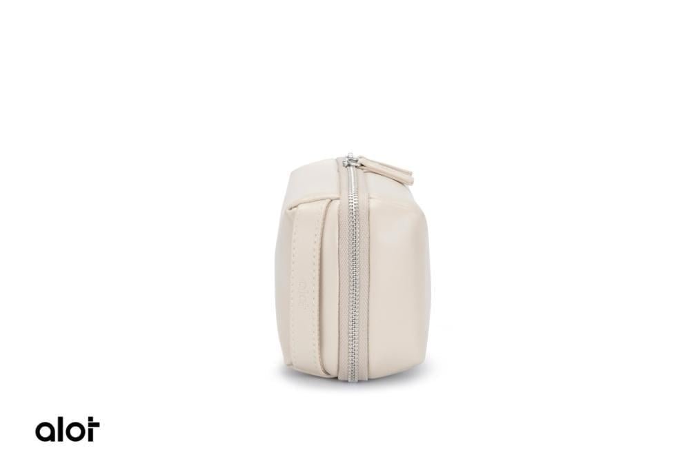 حقيبة ألوت Premium Leather Handbag من الجلد الفاخر متعددة الجيوب – سعة 1 لتر – بيج 4